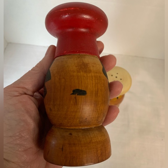 VINTAGE | Wooden Chef Salt & Pepper Shaker Set - Picture 3 of 11